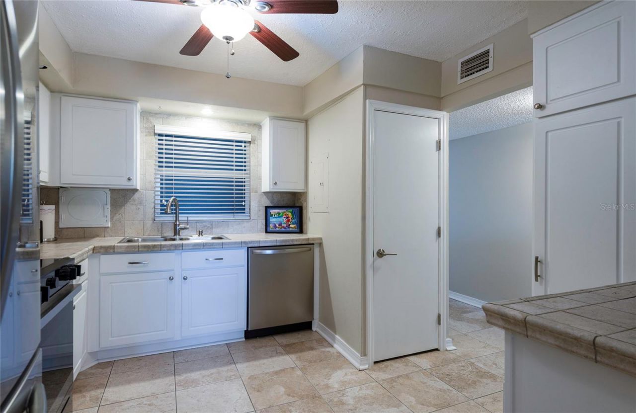 700 Beach Drive Ne, Unit 406, Saint Petersburg, FL 33701 Photo