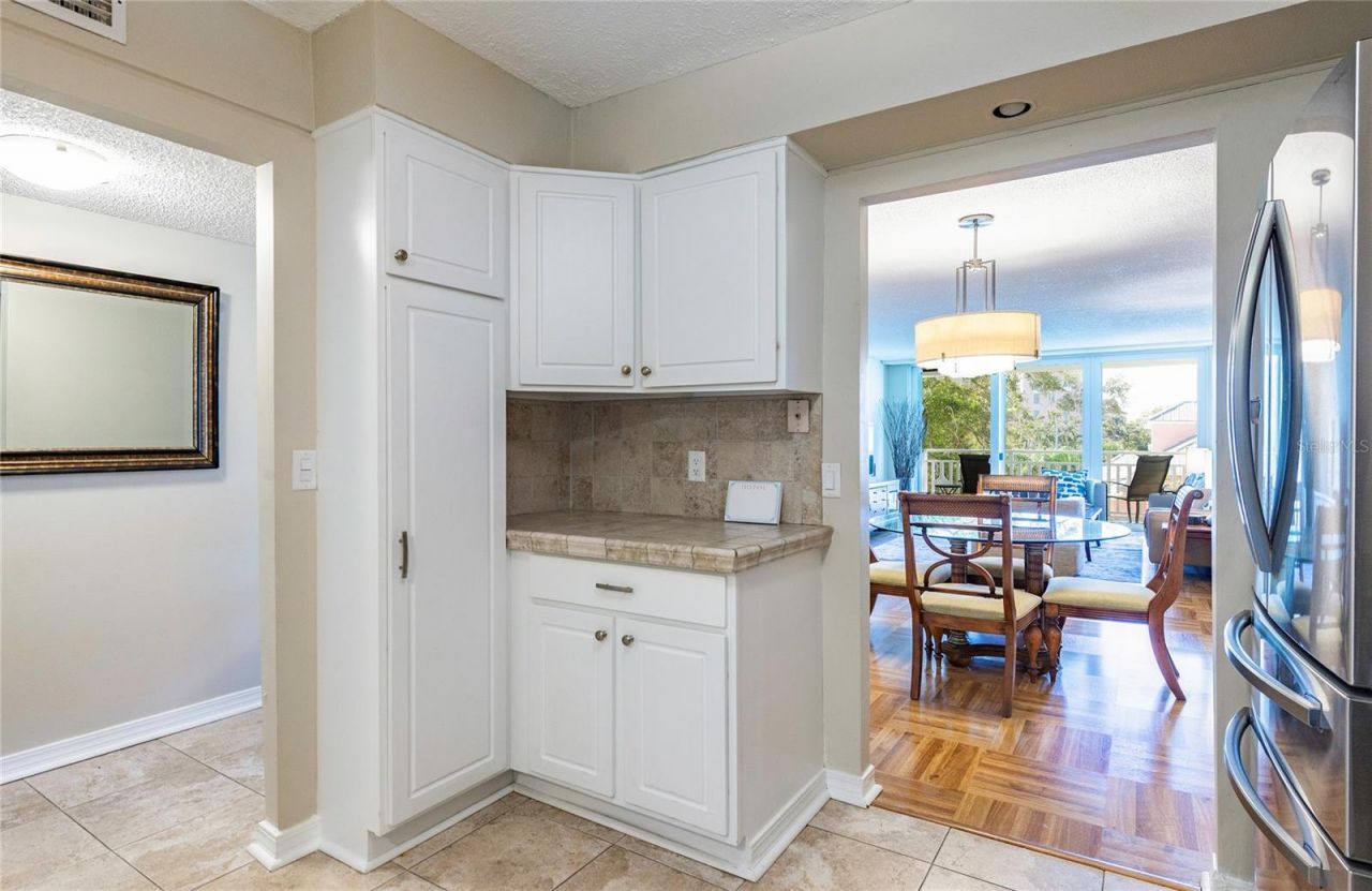 700 Beach Drive Ne, Unit 406, Saint Petersburg, FL 33701 Photo