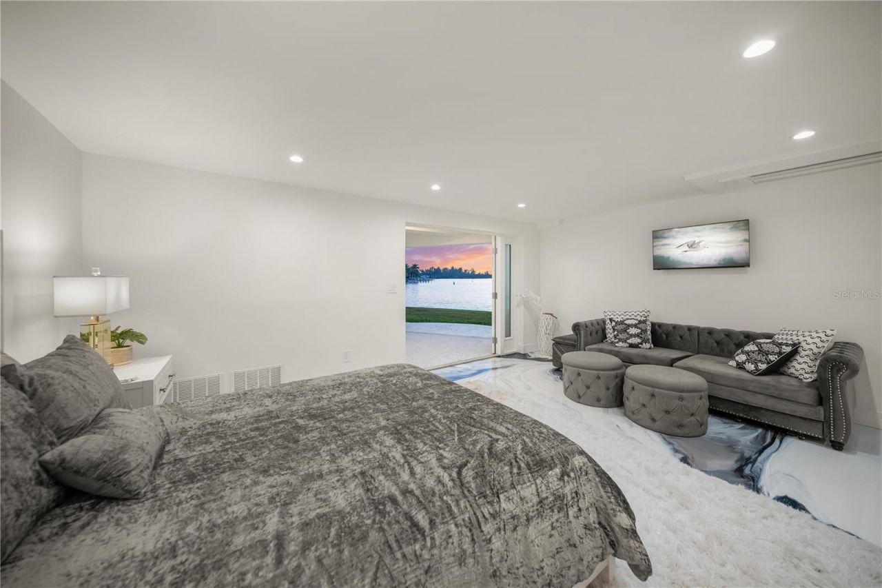 1400 Siesta Drive, Sarasota, FL 34239 Photo