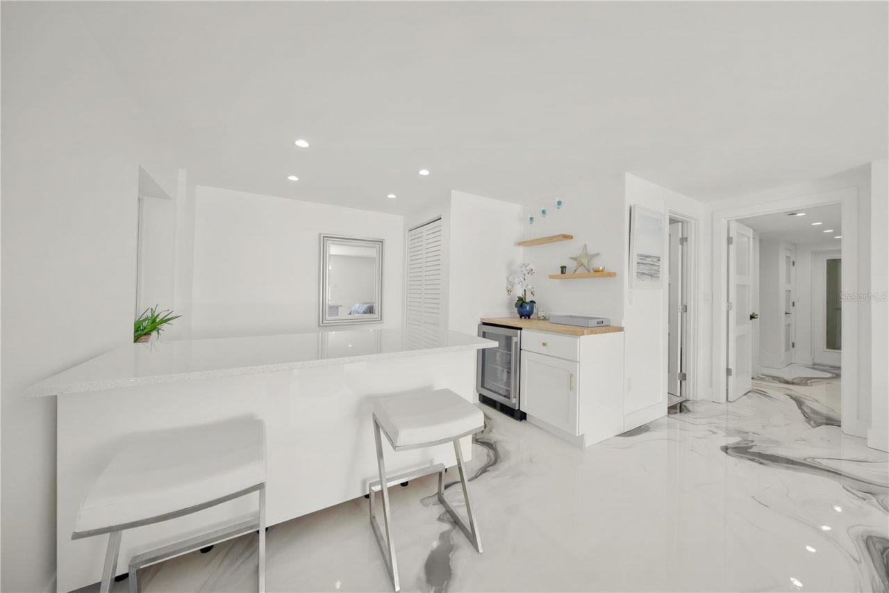 1400 Siesta Drive, Sarasota, FL 34239 Photo