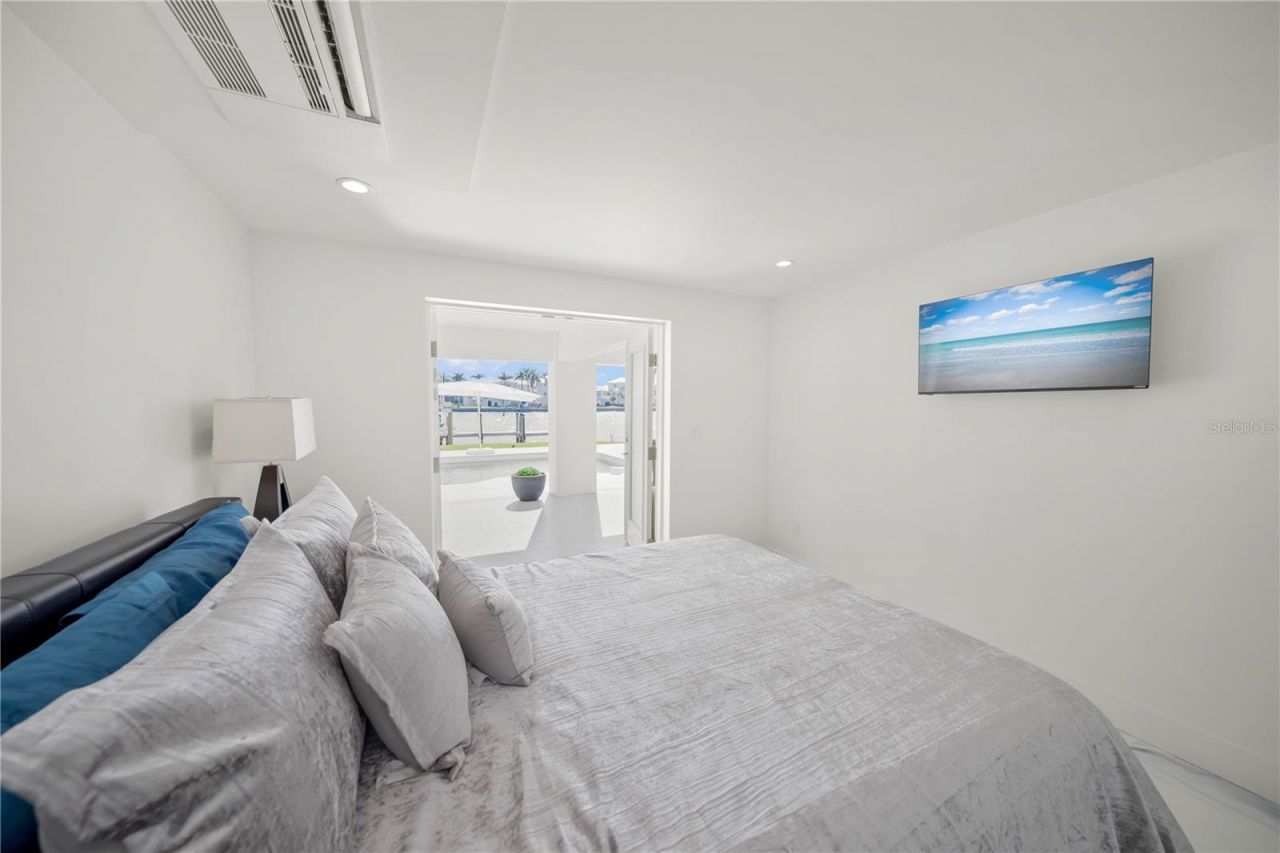 1400 Siesta Drive, Sarasota, FL 34239 Photo