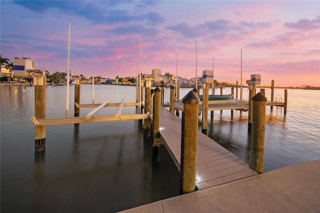 1400 Siesta Drive, Sarasota, FL 34239 Photo