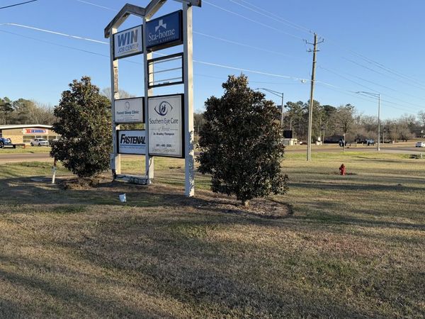 01 N Deerfield Road, Forest, MS 39074