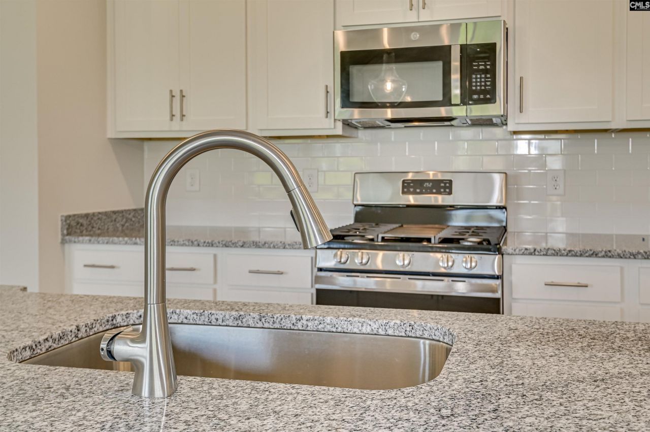 136 Bloomsbury Drive  Photo 12