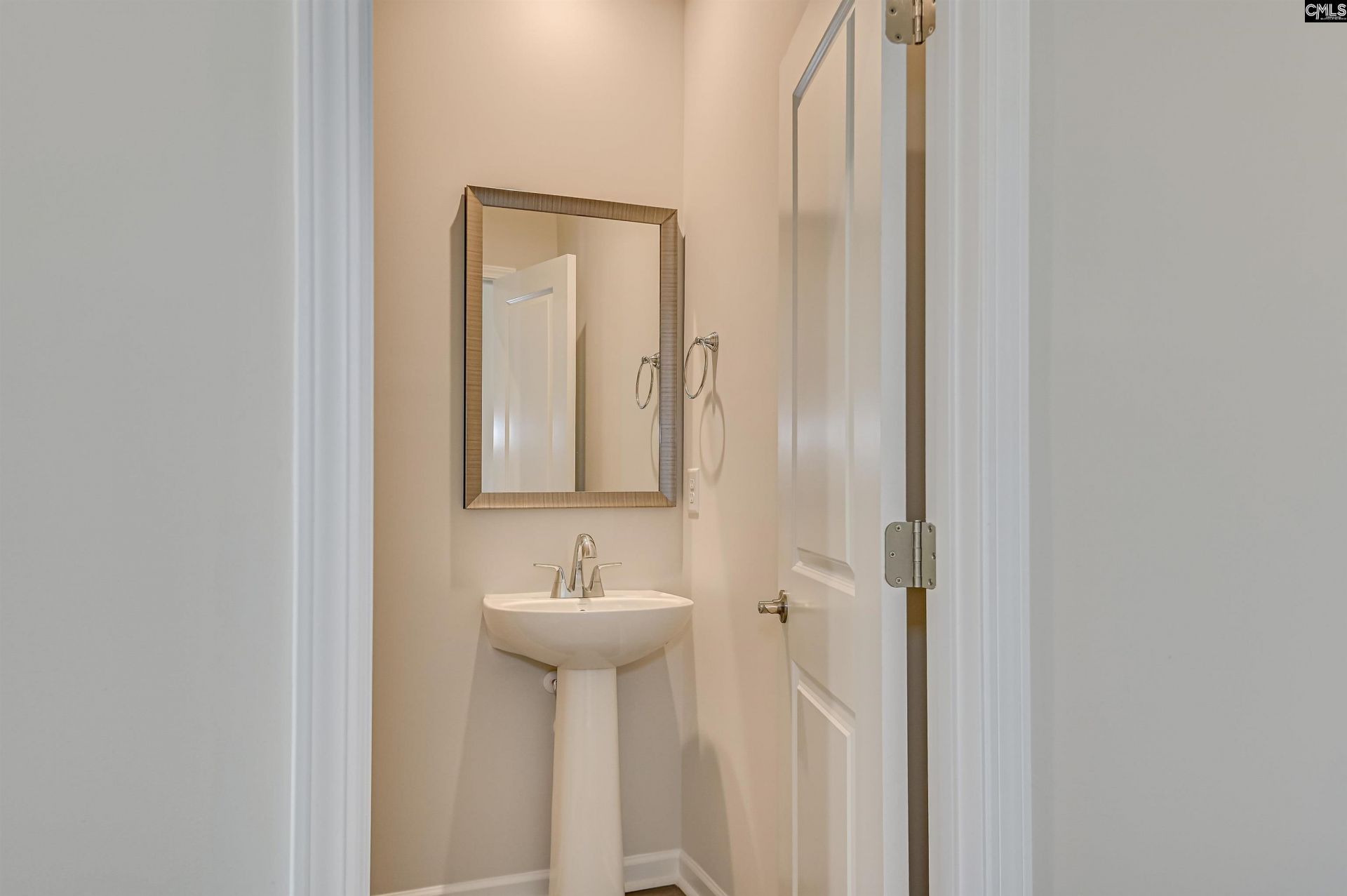 136 Bloomsbury Drive Photo 17