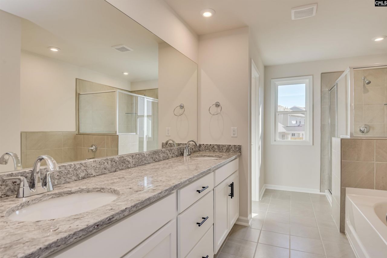 136 Bloomsbury Drive  Photo 19