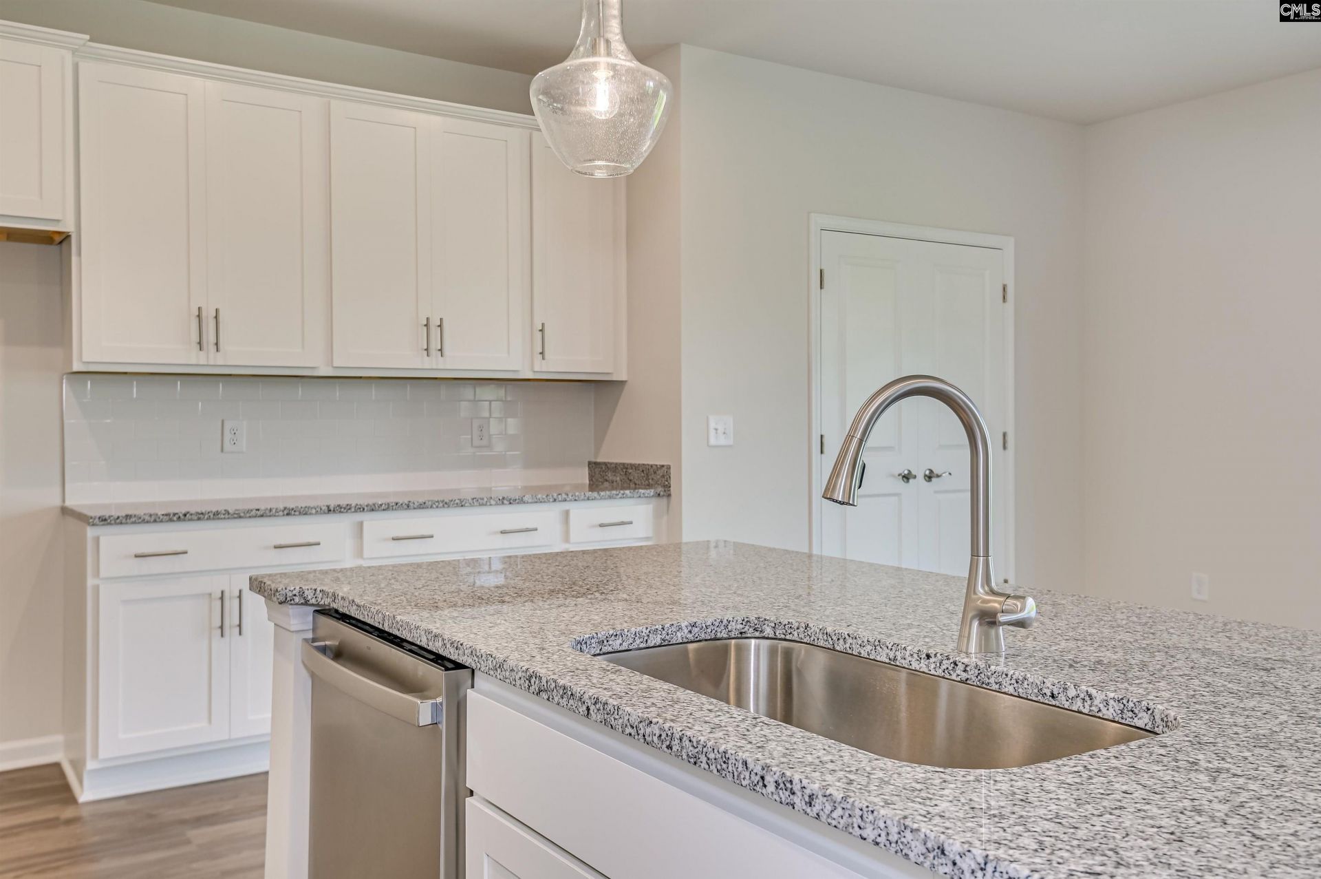 136 Bloomsbury Drive Photo 22