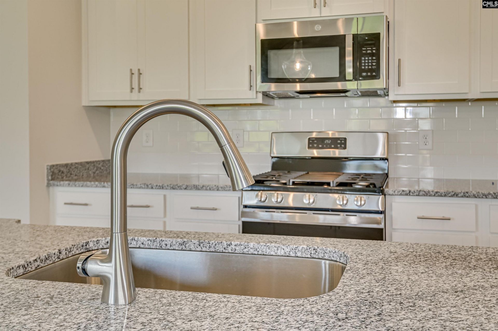 136 Bloomsbury Drive Photo 24