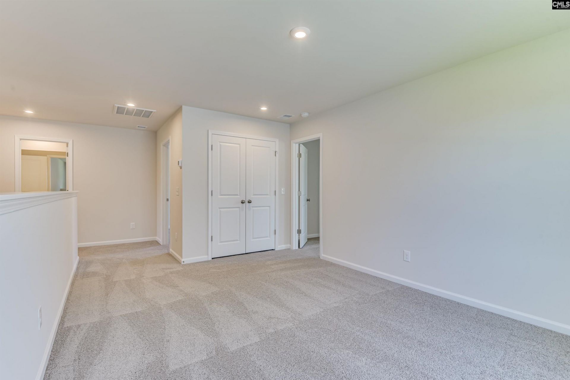 136 Bloomsbury Drive Photo 24