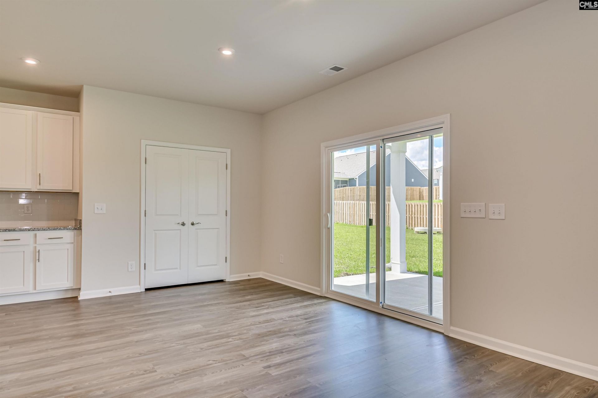 136 Bloomsbury Drive Photo 25