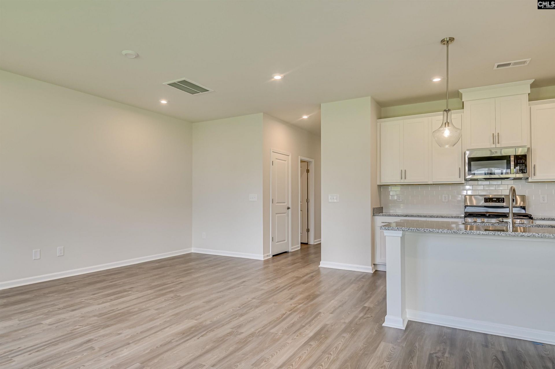 136 Bloomsbury Drive Photo 26