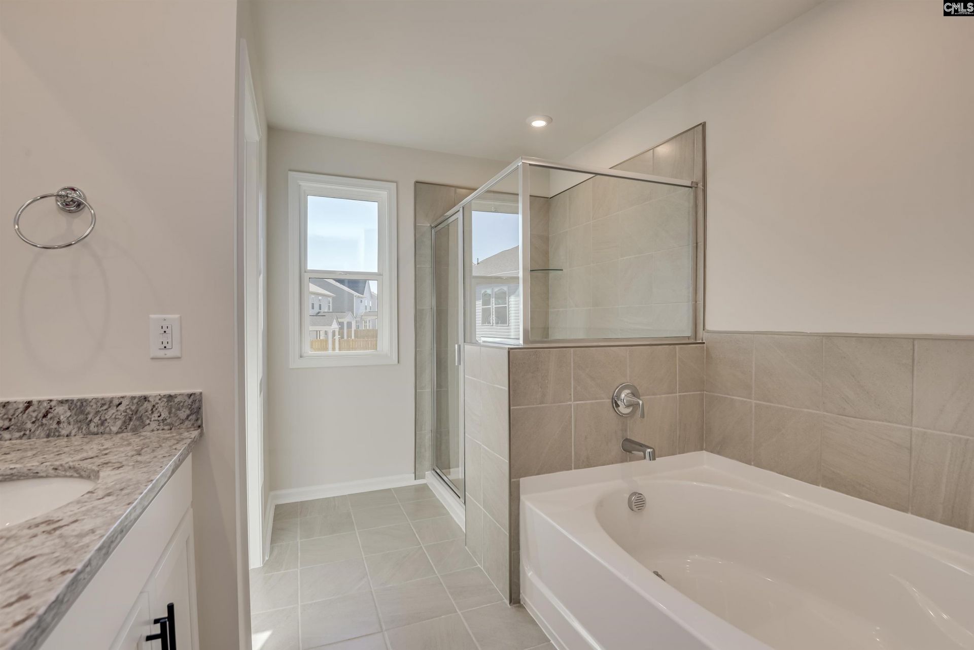 136 Bloomsbury Drive Photo 32