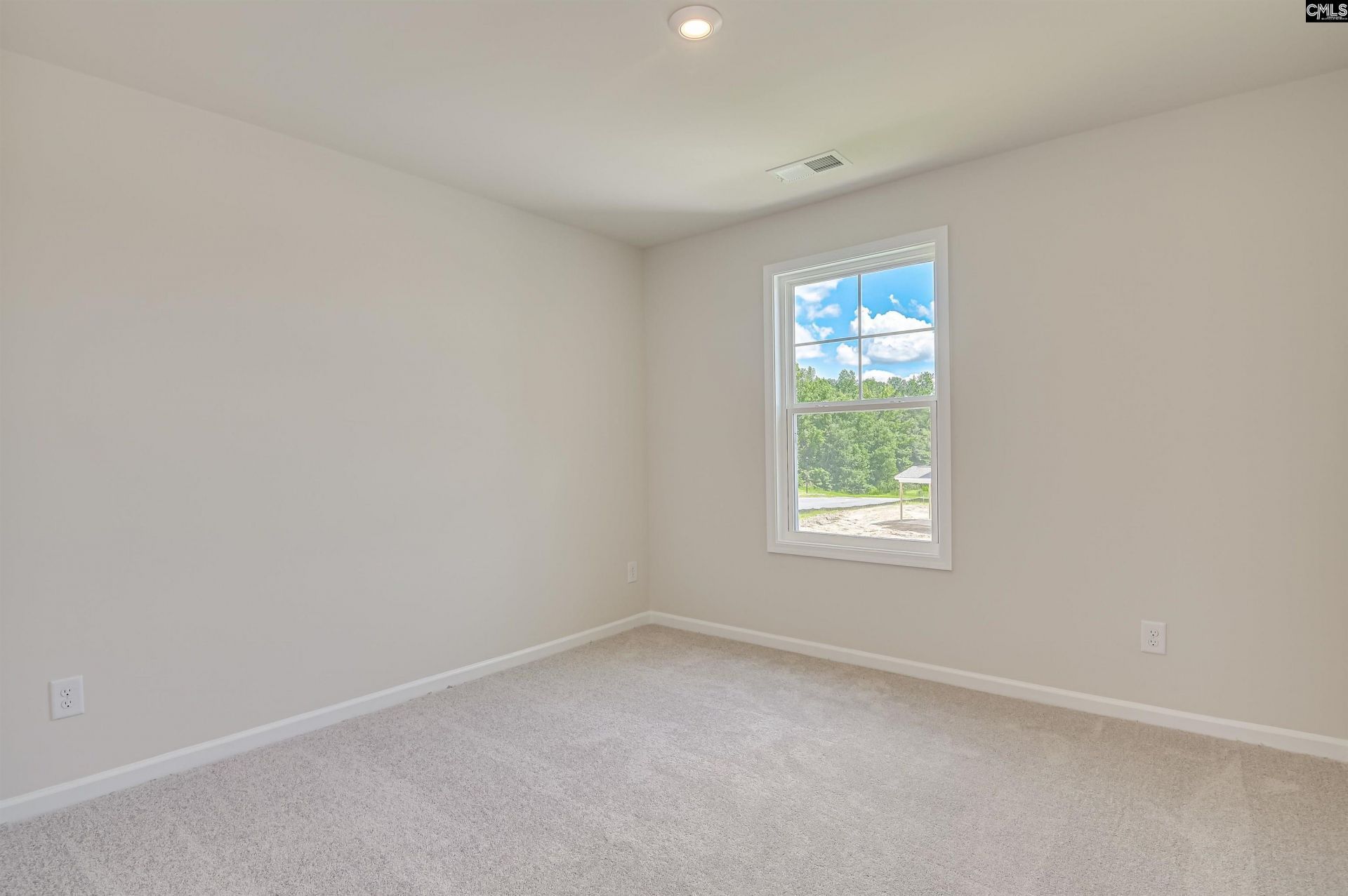 136 Bloomsbury Drive Photo 34