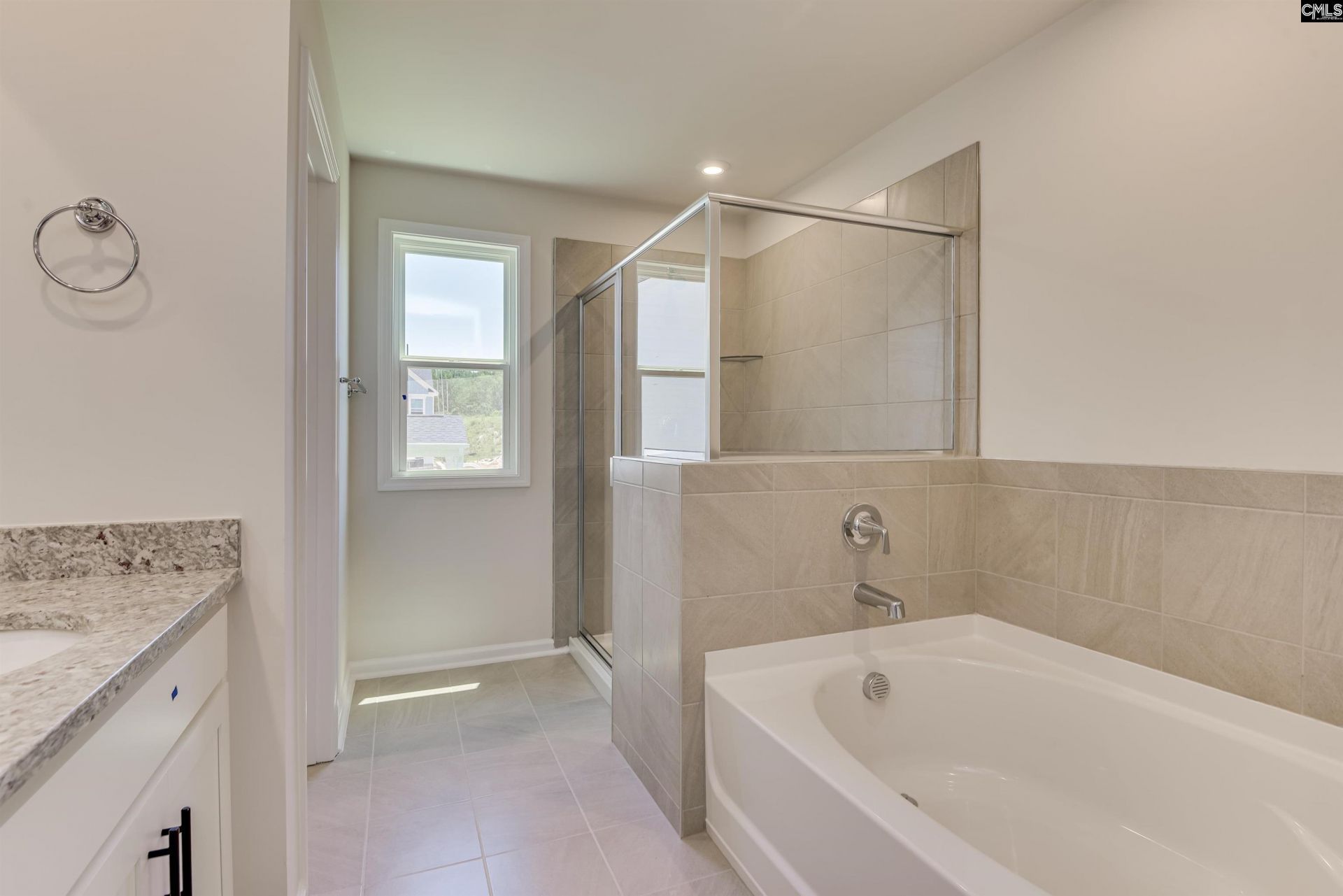 136 Bloomsbury Drive Photo 34