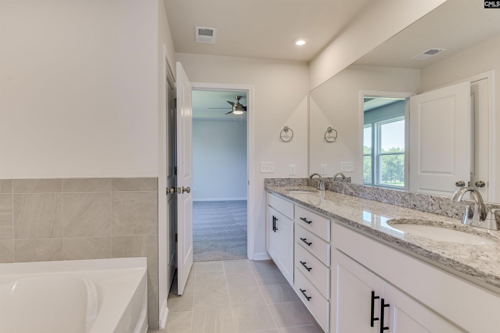 136 Bloomsbury Drive Photo 35