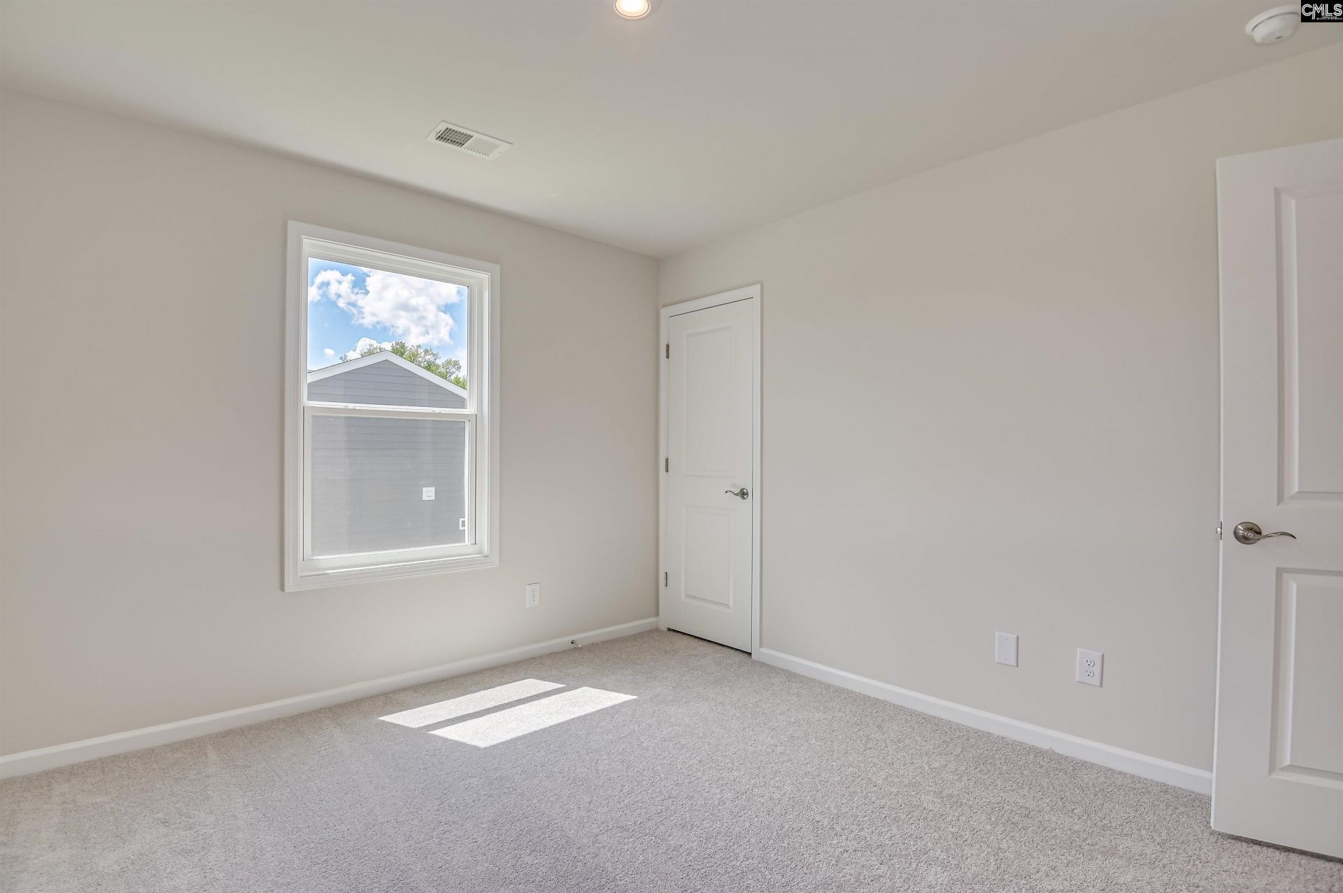 136 Bloomsbury Drive Photo 38