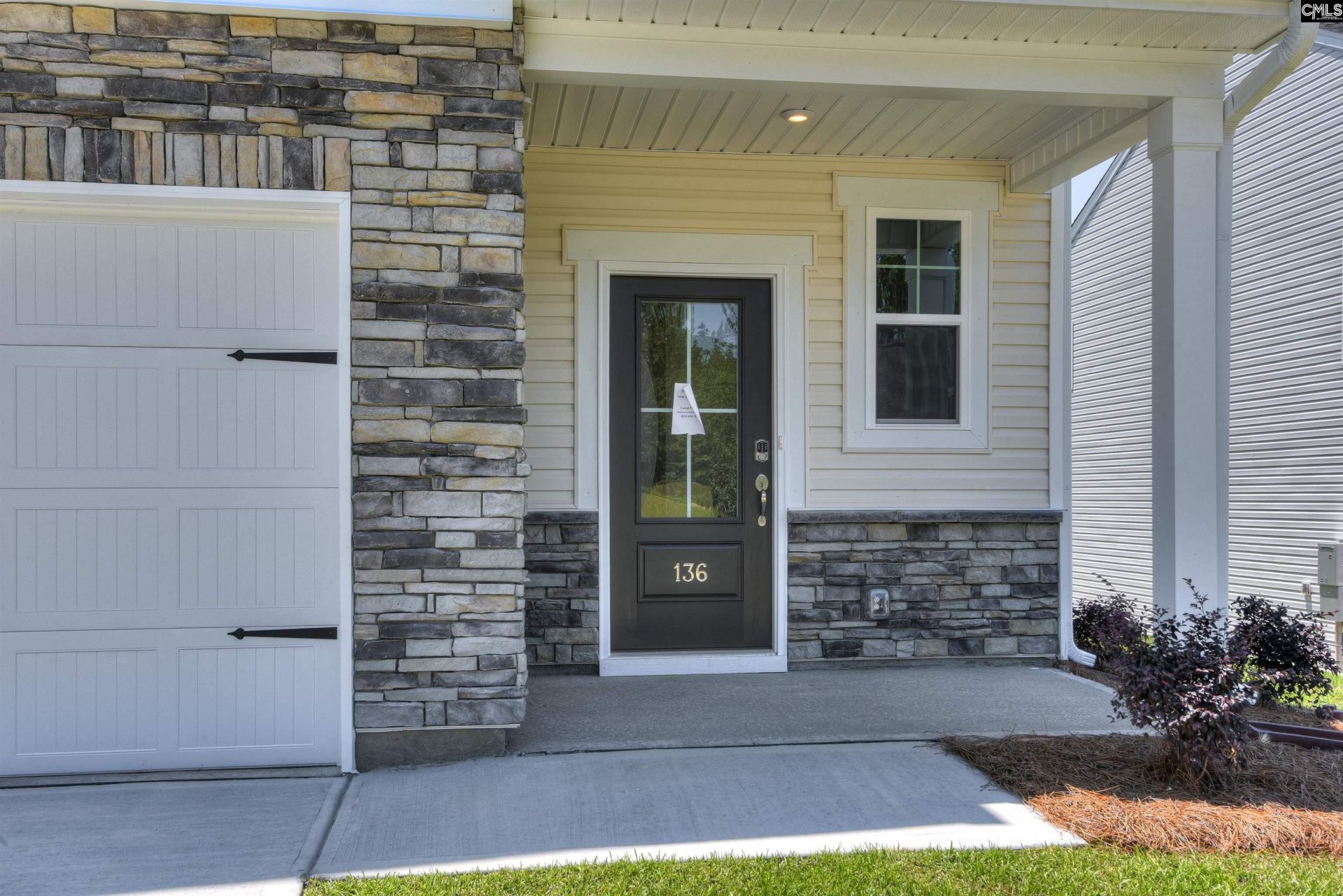 136 Bloomsbury Drive Photo 4