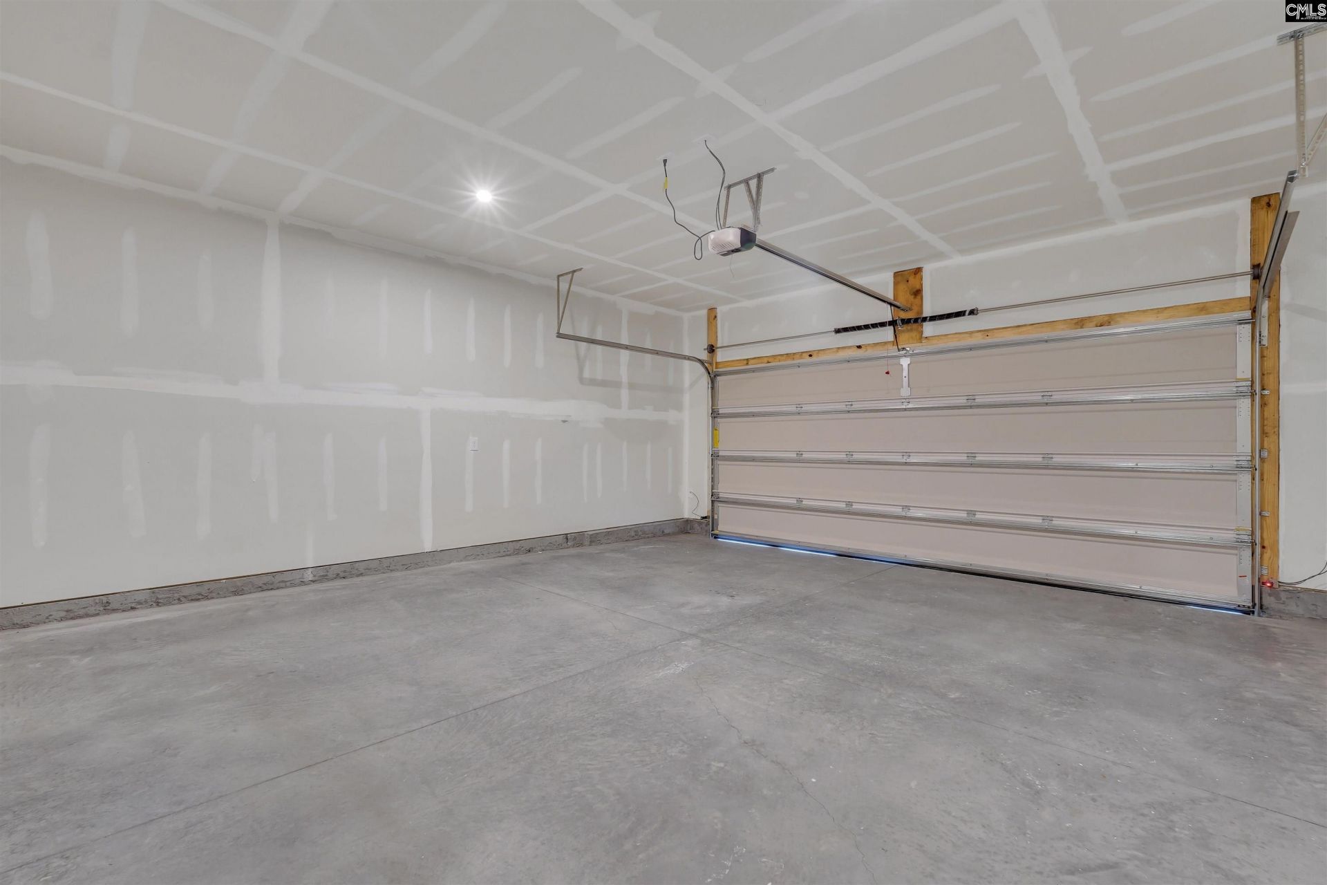 136 Bloomsbury Drive Photo 41