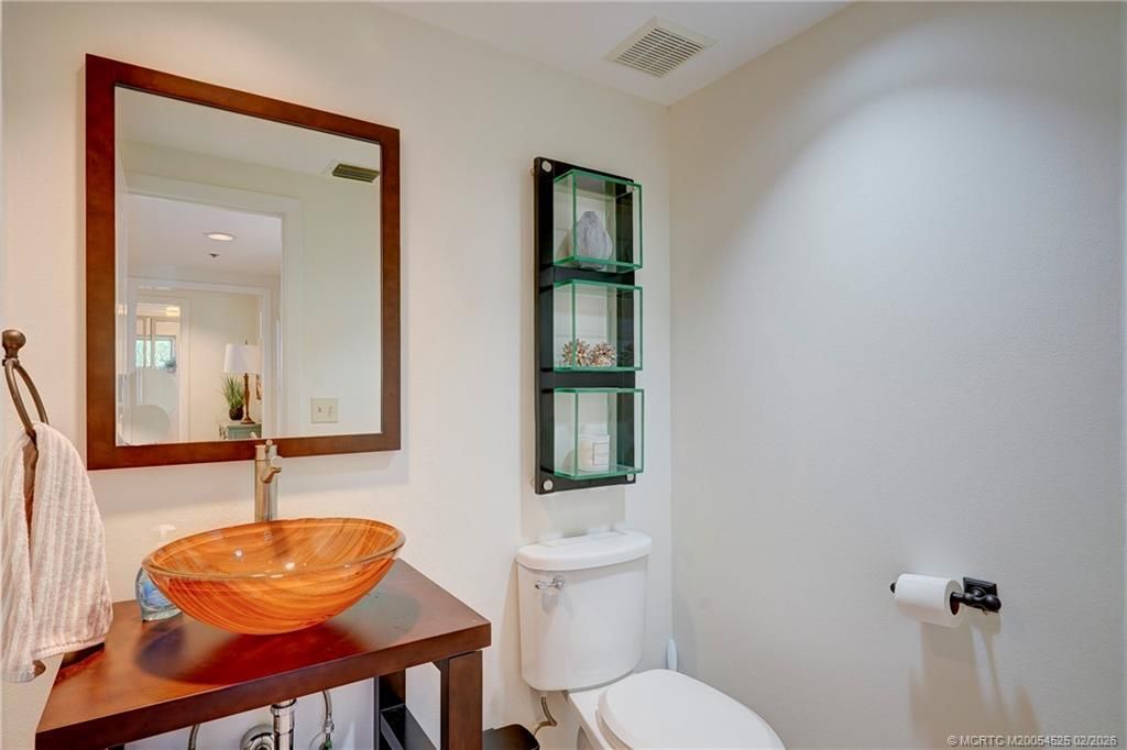 184 NE Edgewater Drive, Unit 1206, Stuart, FL 34996 Photo