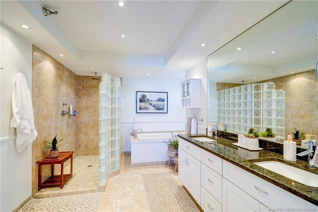 184 NE Edgewater Drive, Unit 1206, Stuart, FL 34996 Photo