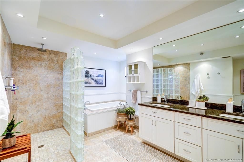 184 NE Edgewater Drive, Unit 1206, Stuart, FL 34996 Photo