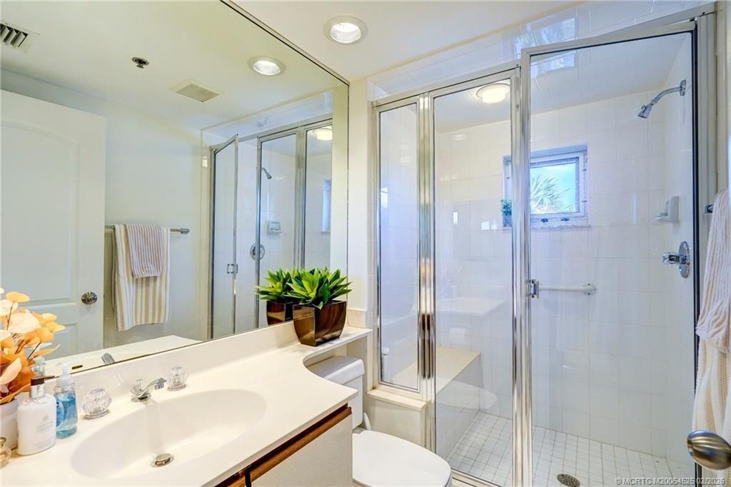 184 NE Edgewater Drive, Unit 1206, Stuart, FL 34996 Photo