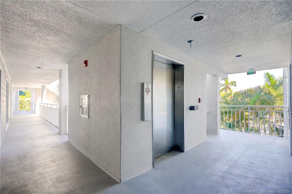 184 NE Edgewater Drive, Unit 1206, Stuart, FL 34996 Photo