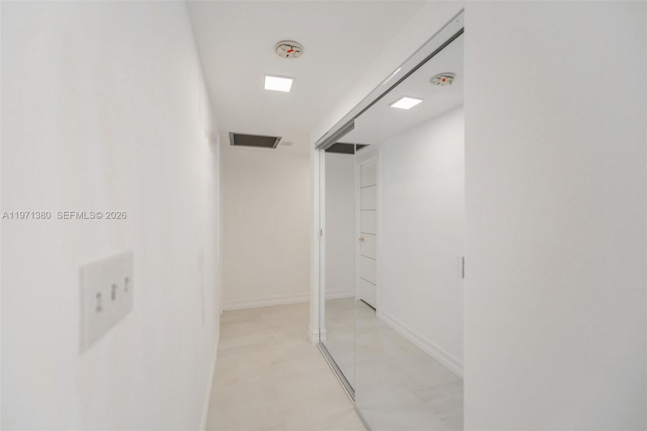 1950 S Ocean Dr , Unit 8J, Hallandale Beach, FL 33009 Photo