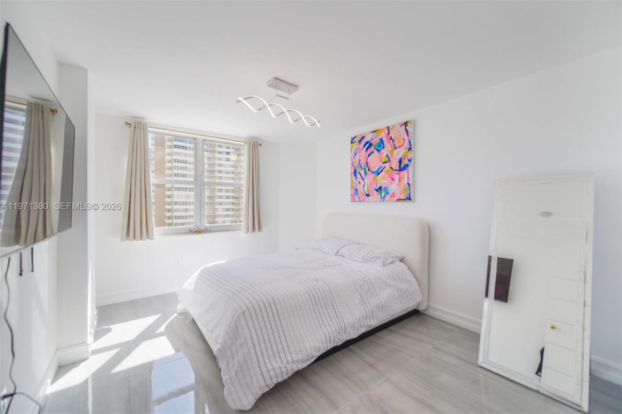 1950 S Ocean Dr , Unit 8J, Hallandale Beach, FL 33009 Photo