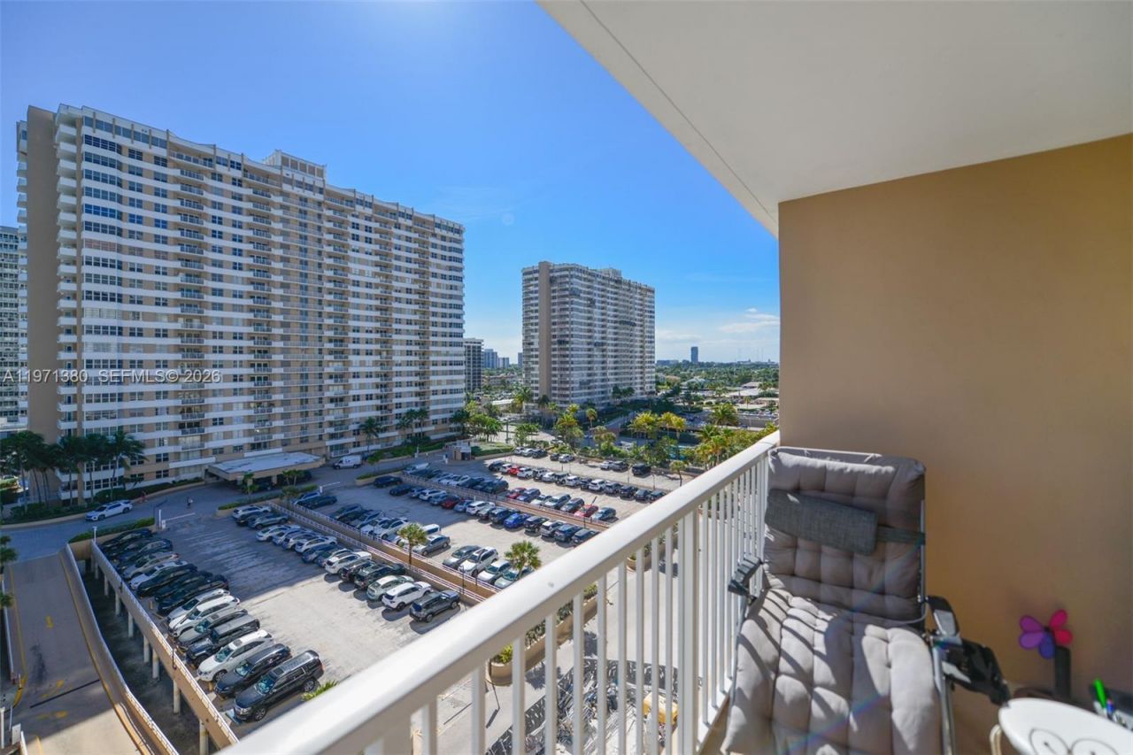 1950 S Ocean Dr , Unit 8J, Hallandale Beach, FL 33009 Photo