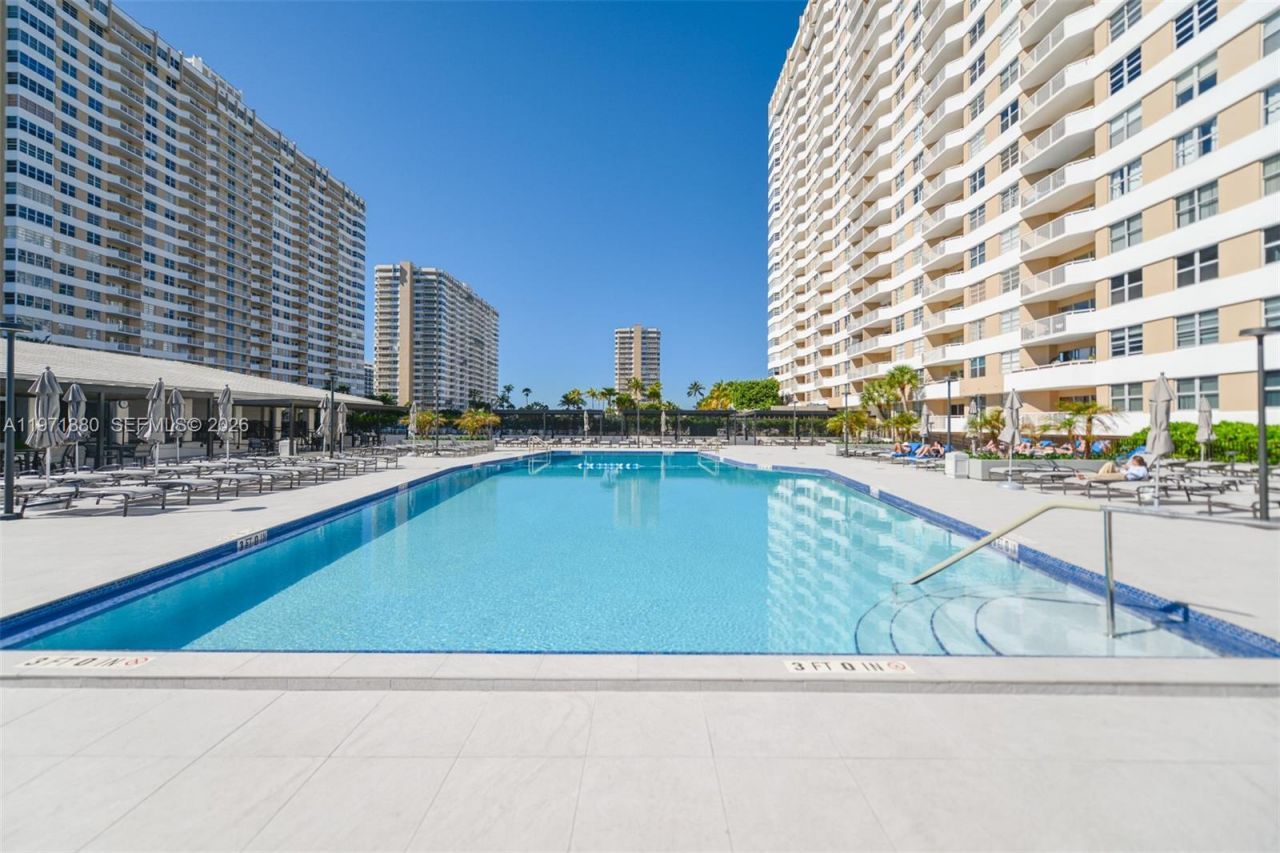 1950 S Ocean Dr , Unit 8J, Hallandale Beach, FL 33009 Photo