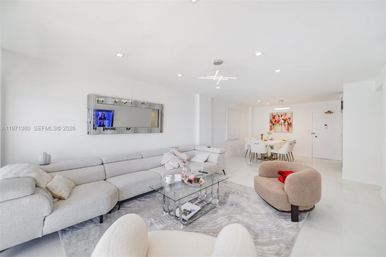 1950 S Ocean Dr , Unit 8J, Hallandale Beach, FL 33009 Photo