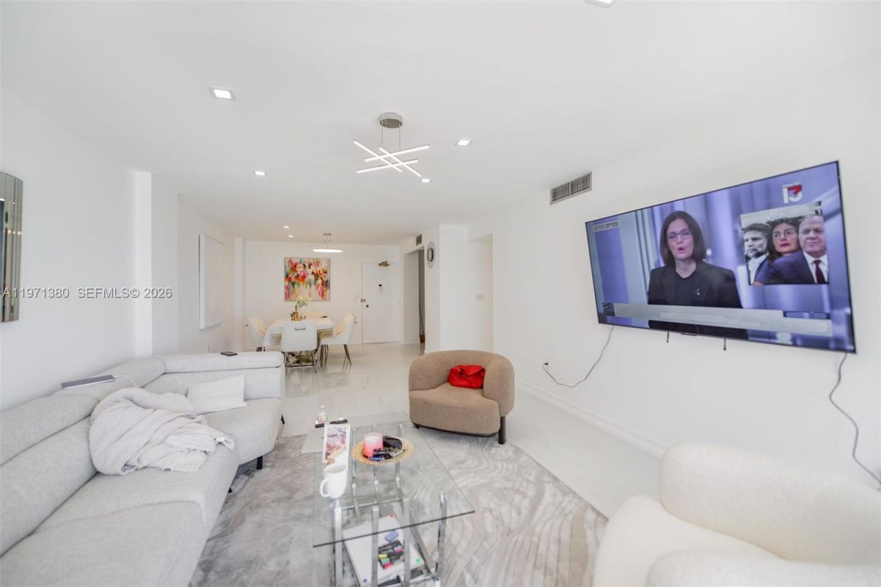 1950 S Ocean Dr , Unit 8J, Hallandale Beach, FL 33009 Photo