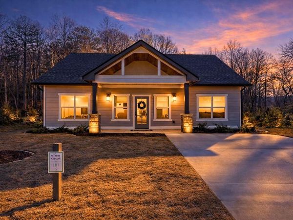 61 McTyeire Drive, Young Harris, GA 30582