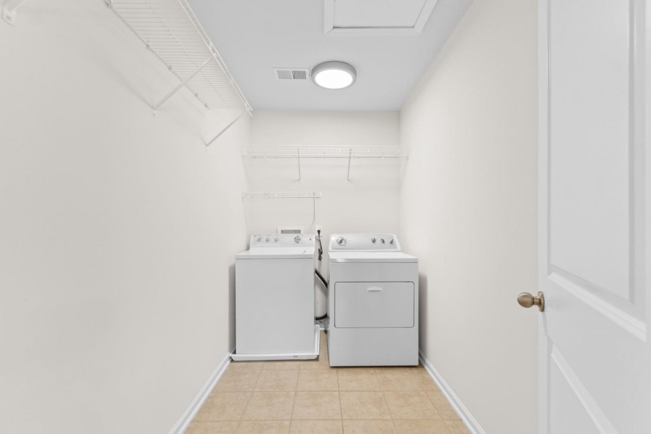 1049 Balmore Dr.  Photo 16