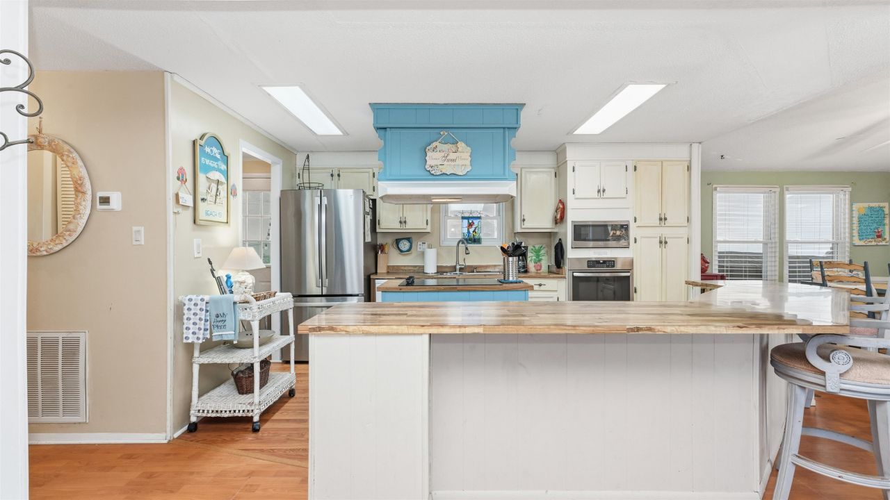 426 Sand Dollar Ct.  Photo 6