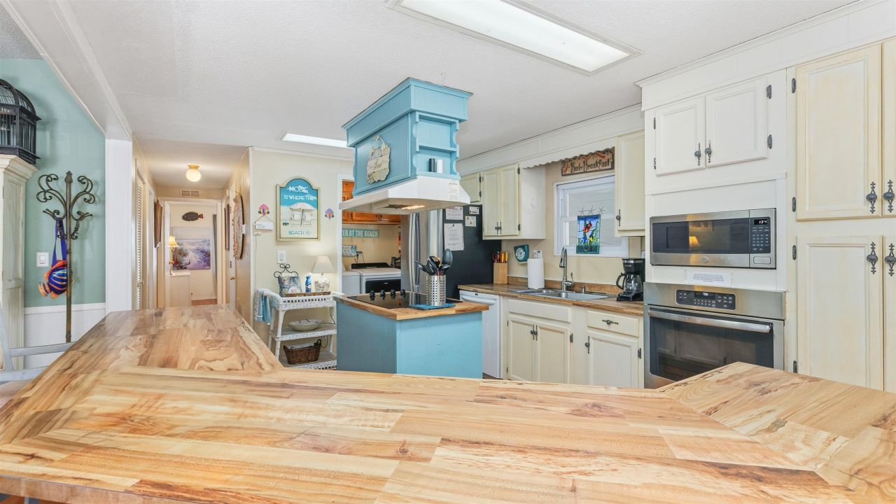 426 Sand Dollar Ct.  Photo 7