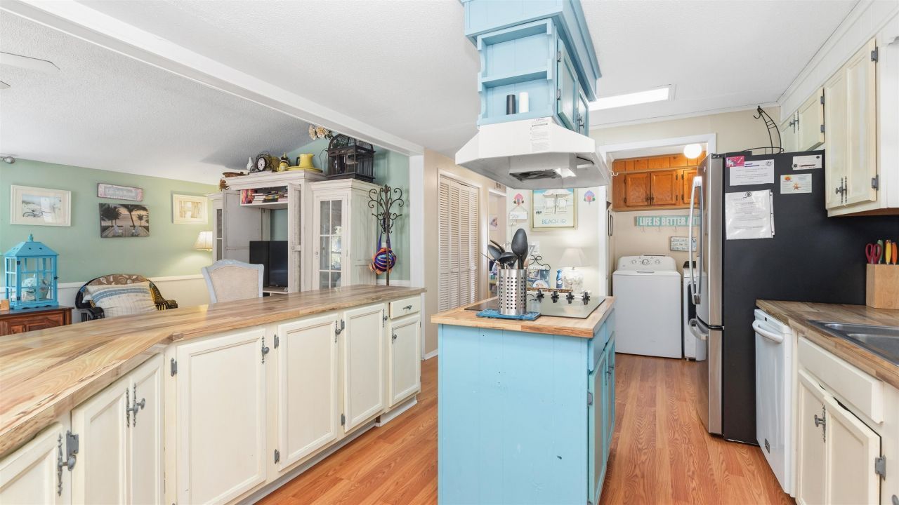 426 Sand Dollar Ct.  Photo 9