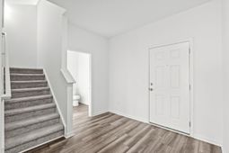 346 Sporting Dr photo 4