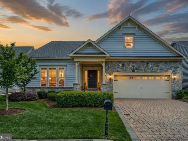 221 SAVANNAH DRIVE, GETTYSBURG, PA 17325