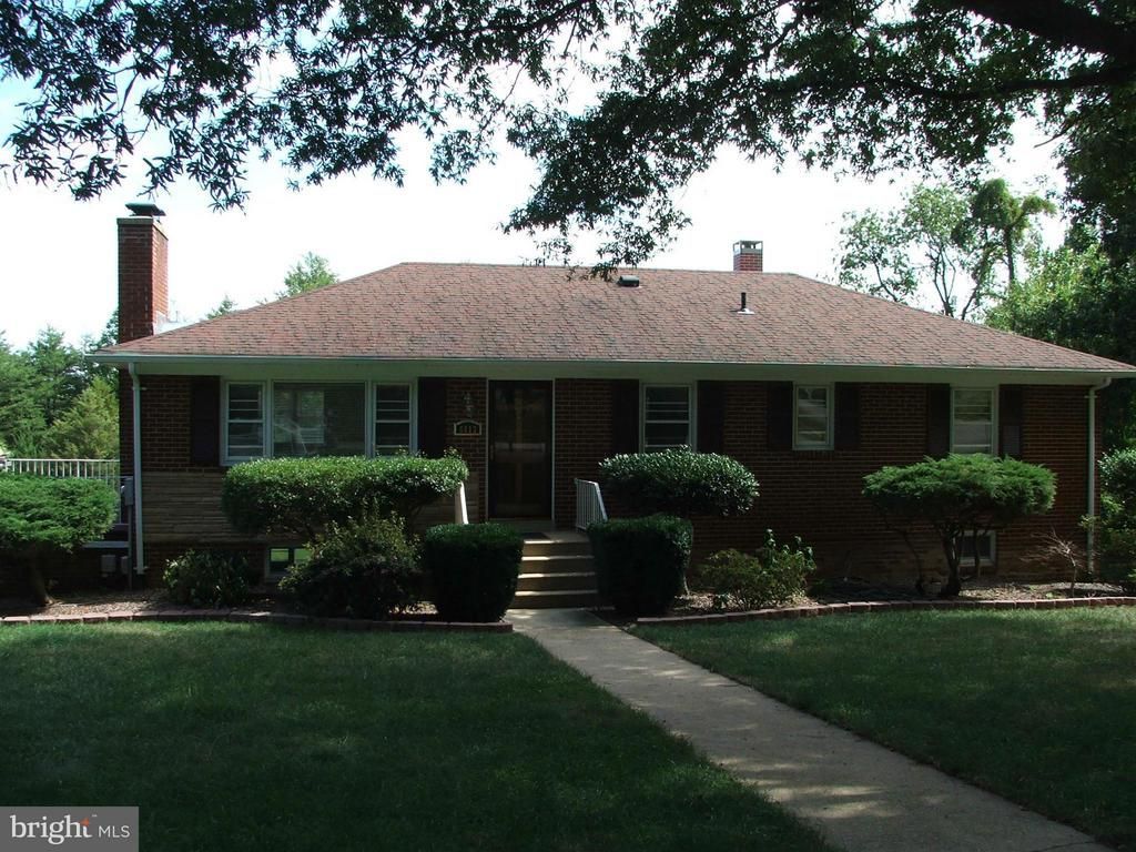 6813 Hackberry Street, Springfield, VA 22150 Main Photo