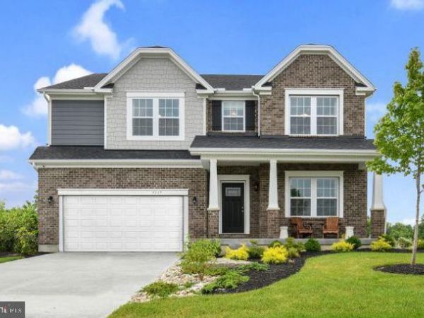 8 REGENT CIRCLE , HAGERSTOWN, MD 21742