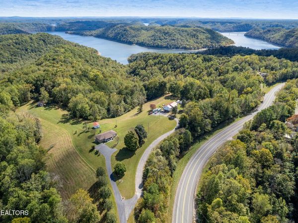 Smithville Hwy, Silver Point, TN 38582