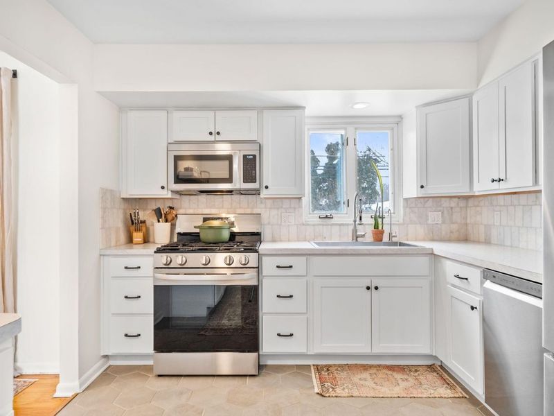 6233 Karl Road, Columbus, OH 43229 Photo 11