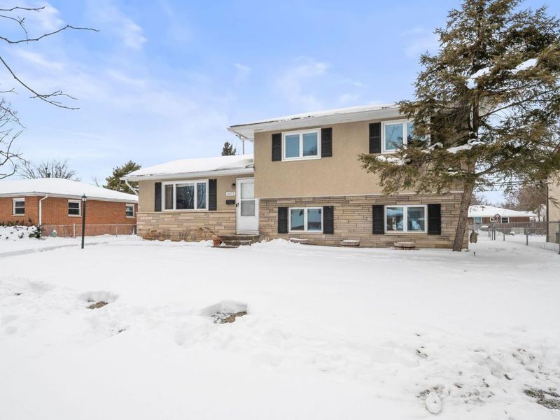 6233 Karl Road, Columbus, OH 43229 Photo 4