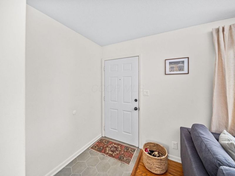 6233 Karl Road, Columbus, OH 43229 Photo 5