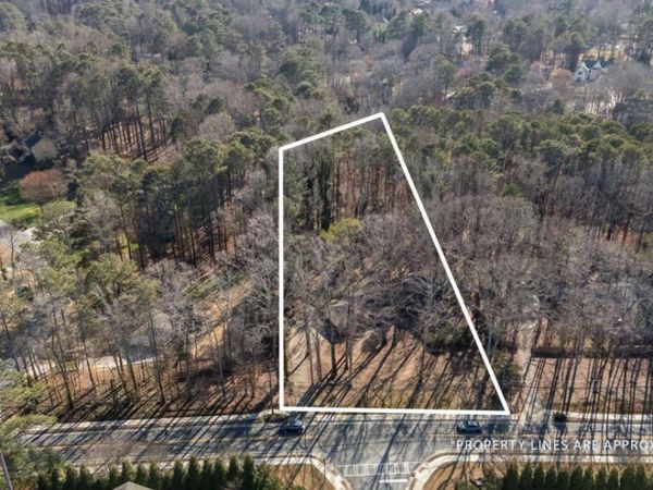 4055 Spalding Drive, Atlanta, GA 30350