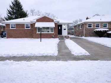 22120 Beverly Street, Oak Park, MI 48237