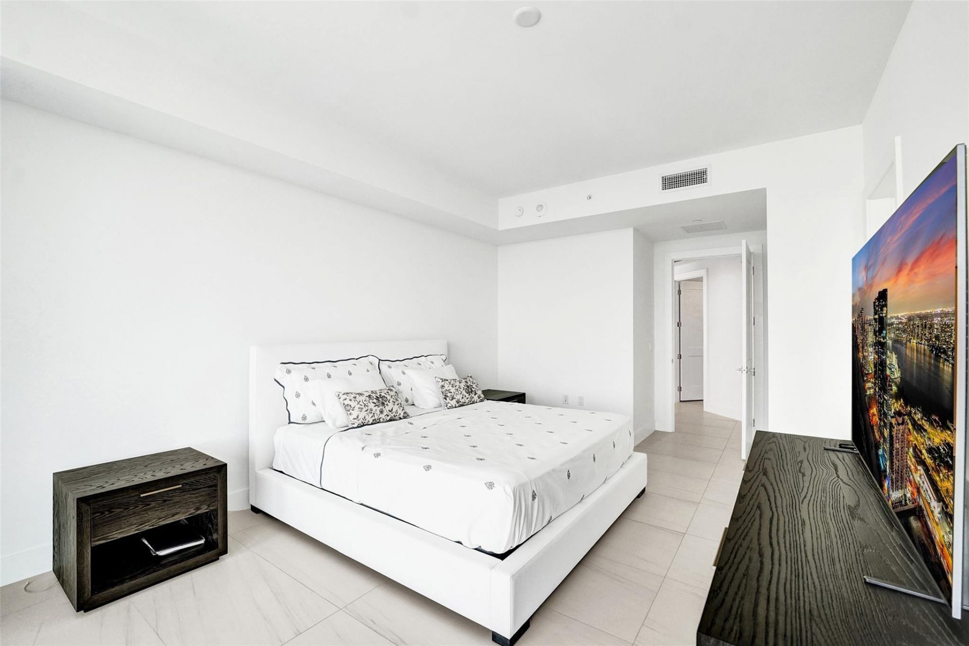 153 N Seabreeze Boulevard, Unit 1204, Fort Lauderdale, FL 33304 Photo