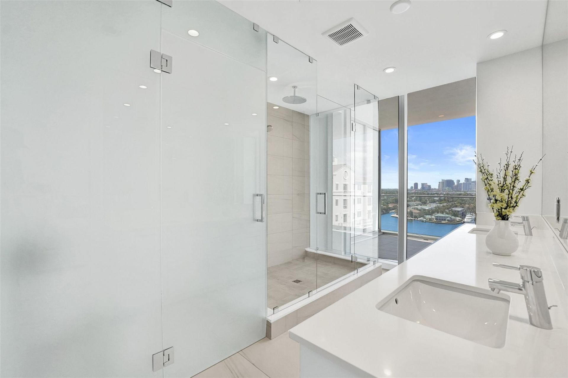 153 N Seabreeze Boulevard, Unit 1204, Fort Lauderdale, FL 33304 Photo